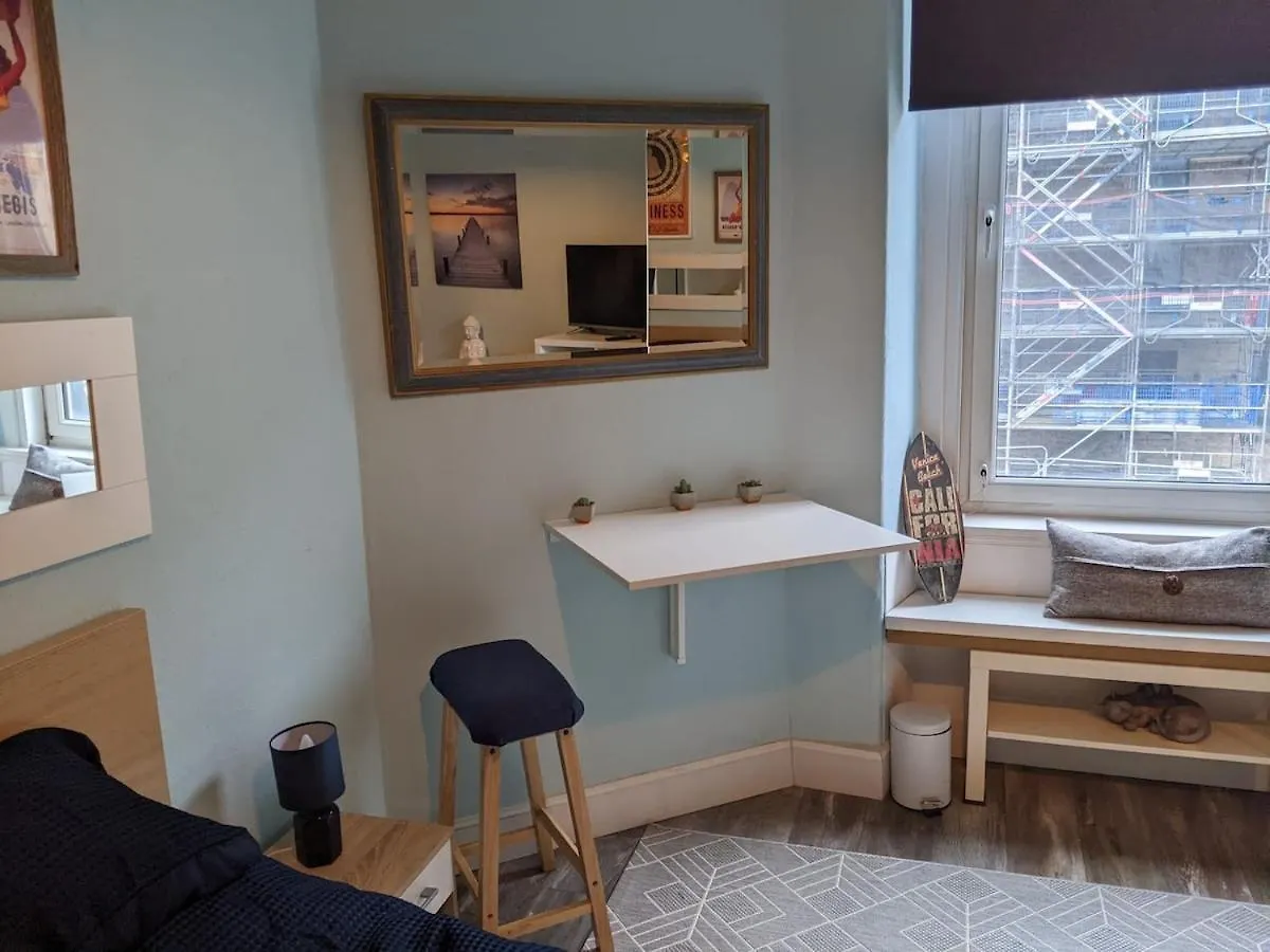 Trendy Historic Flat In Edinburgh Apartment United Kingdom